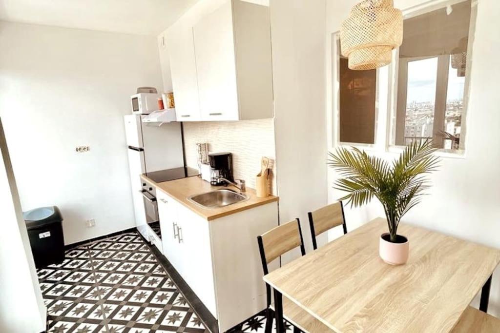 Apartamento Ciel De Paris : Vue Tour Eiffel Choisy-le-Roi Exterior foto